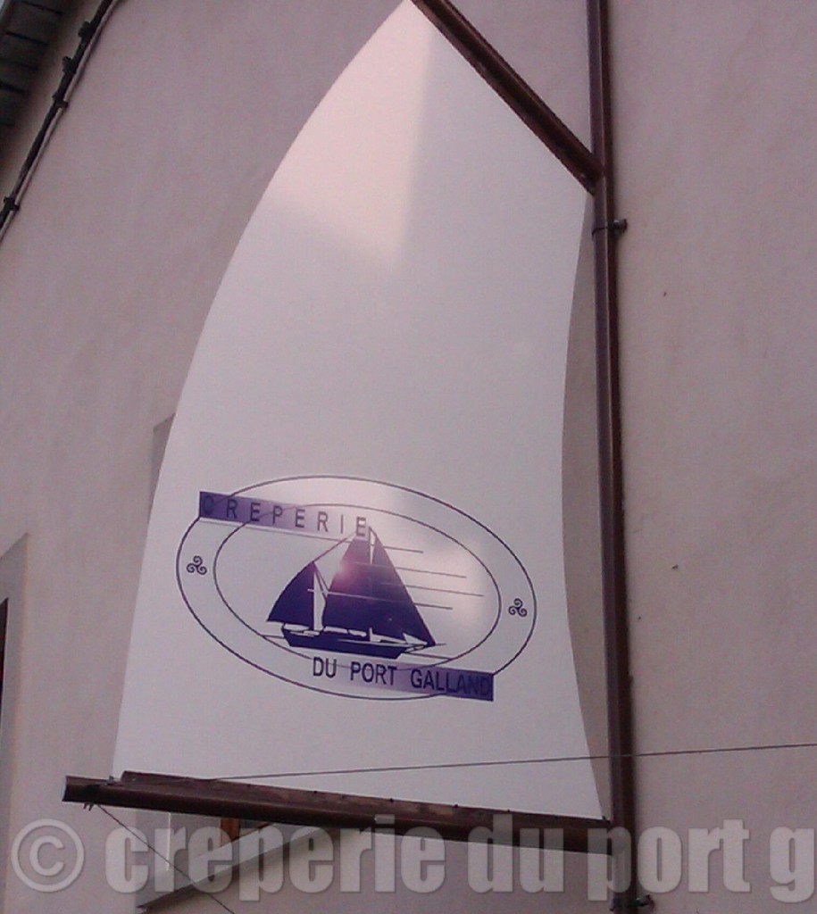 enseigne voile creperie du Port Galland 