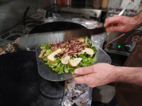 Creperie du Port Galland Salade Lyonnaise