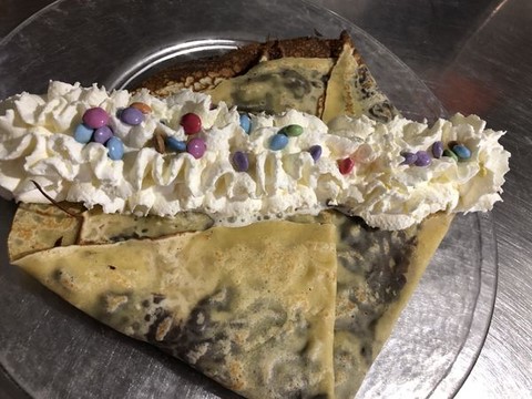 Crêpe chocolat amandes grillées chantilly maison